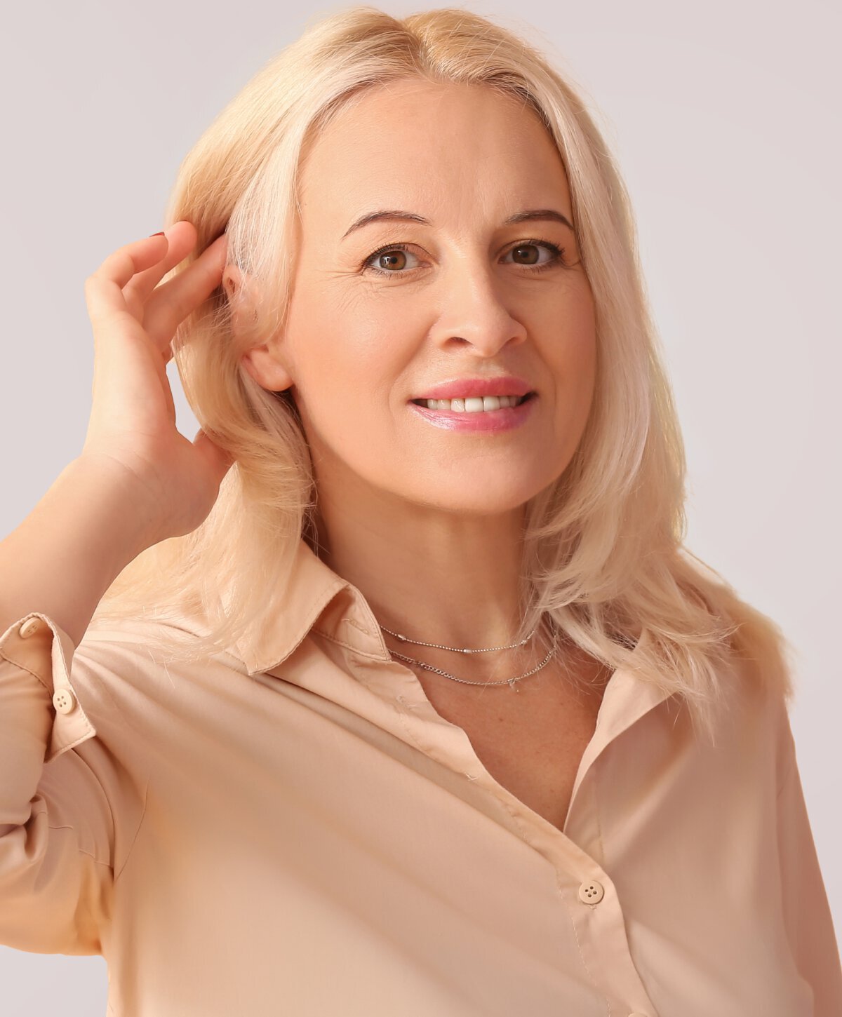 Fairfield County facelift model with blonde hair